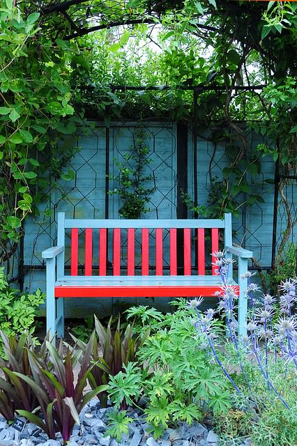 9 Optical Tricks That Really Make Your Small Backyard Look Bigger - Bring intimacy to your small space, Australian Outdoor Living.