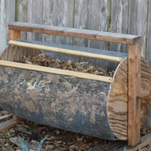 Rotating compost bin