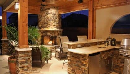outdoor mood lighting in entertaining space